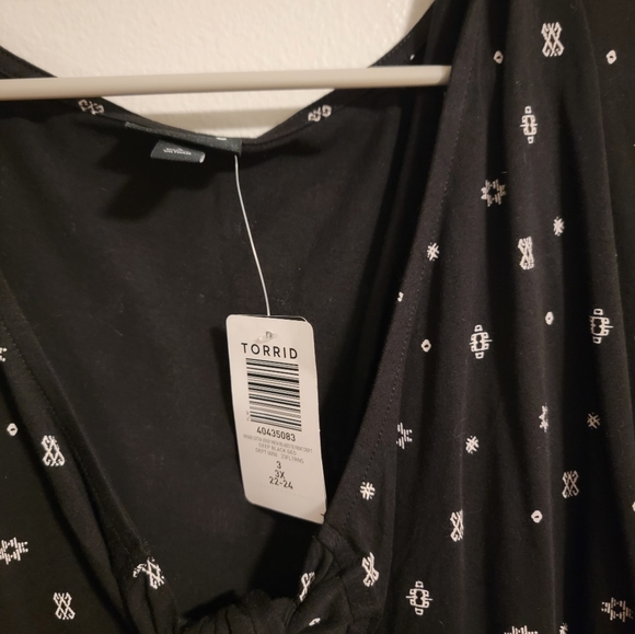Torrid top - Picture 3 of 3